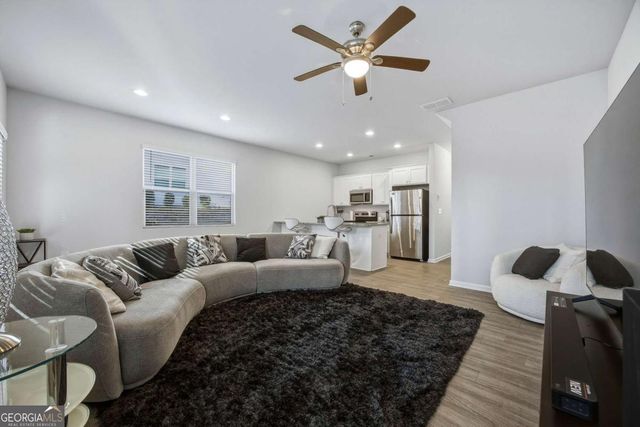 3175 Meadowstone Lane SW, Atlanta, GA 30331