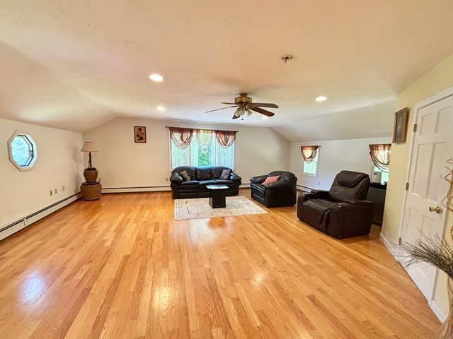 11 Quail Run, Bellingham, MA 02019