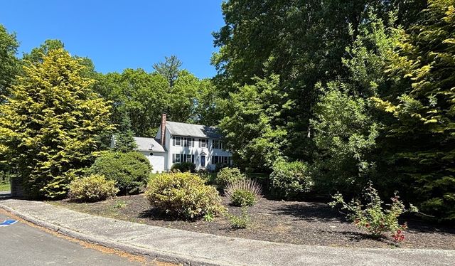 11 Quail Run, Bellingham, MA 02019