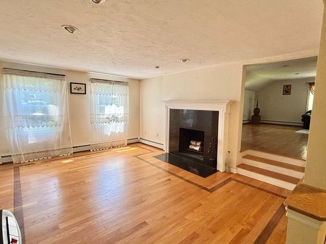 11 Quail Run, Bellingham, MA 02019