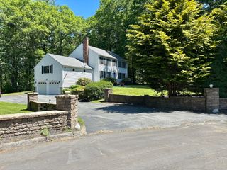 11 Quail Run, Bellingham, MA 02019