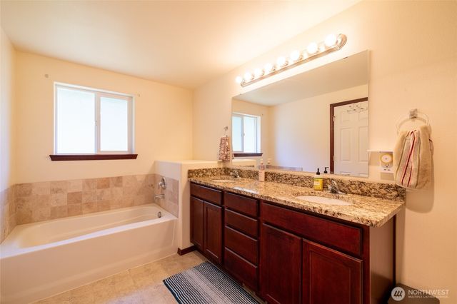 107 Skyview Drive, Mossyrock, WA 98564