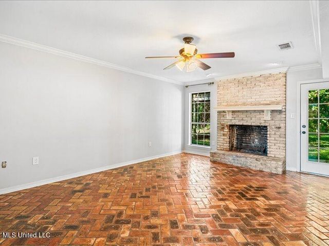 215 Wildwood Trace, Hattiesburg, MS 39402