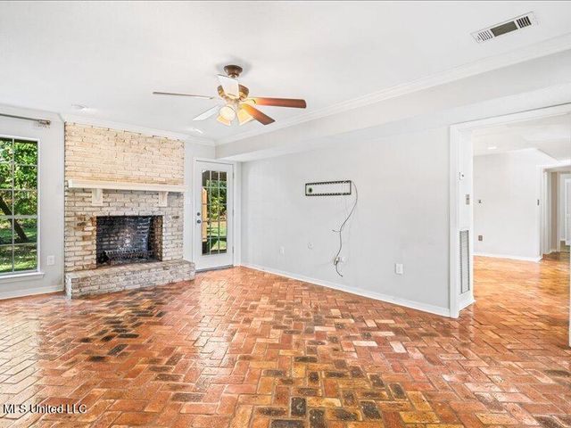 215 Wildwood Trace, Hattiesburg, MS 39402