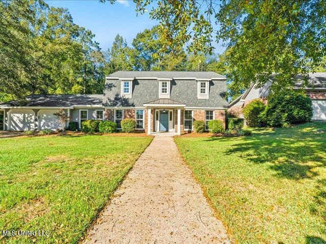 215 Wildwood Trace, Hattiesburg, MS 39402