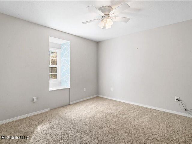215 Wildwood Trace, Hattiesburg, MS 39402
