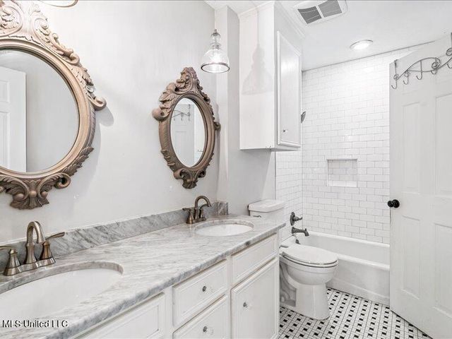 215 Wildwood Trace, Hattiesburg, MS 39402
