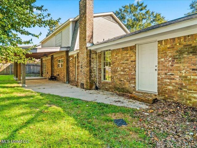 215 Wildwood Trace, Hattiesburg, MS 39402
