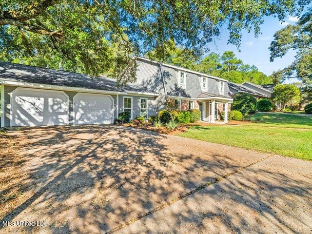 215 Wildwood Trace, Hattiesburg, MS 39402