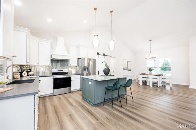 1022 BARTEAU Drive, Swansea, IL 62226