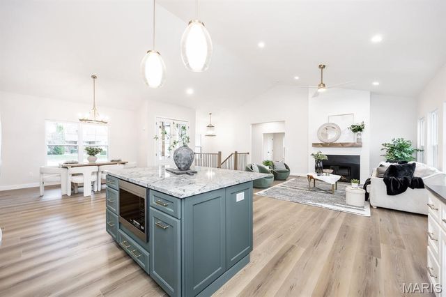 1022 BARTEAU Drive, Swansea, IL 62226