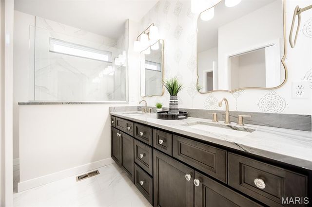 1022 BARTEAU Drive, Swansea, IL 62226