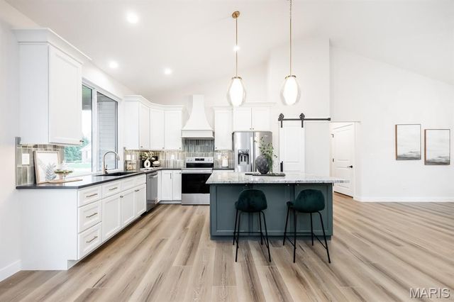 1022 BARTEAU Drive, Swansea, IL 62226