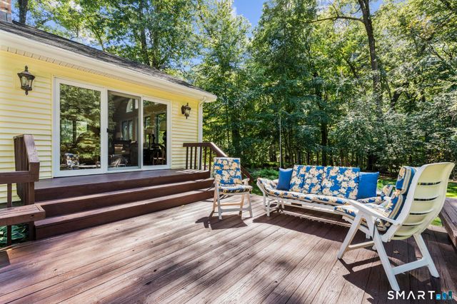 25 Wagon Hill Lane, Avon, CT 06001