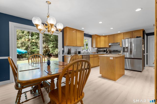 25 Wagon Hill Lane, Avon, CT 06001