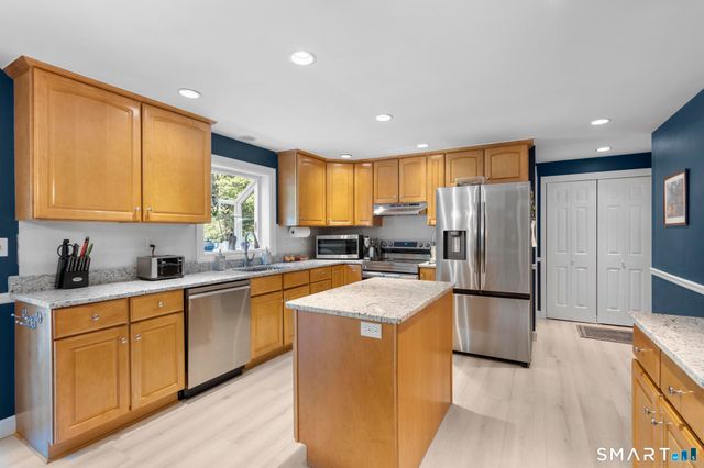 25 Wagon Hill Lane, Avon, CT 06001