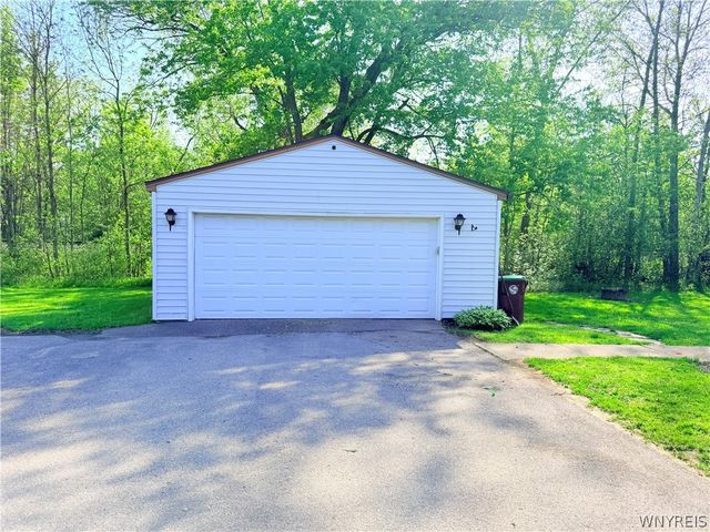 3930 Taylor Road, Orchard Park, NY 14127