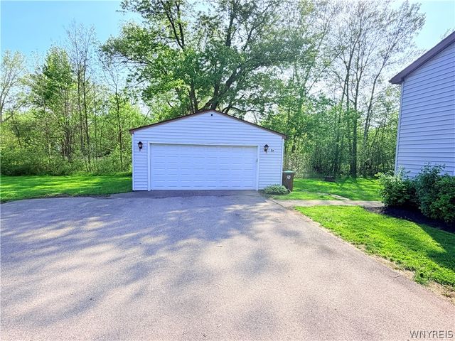 3930 Taylor Road, Orchard Park, NY 14127