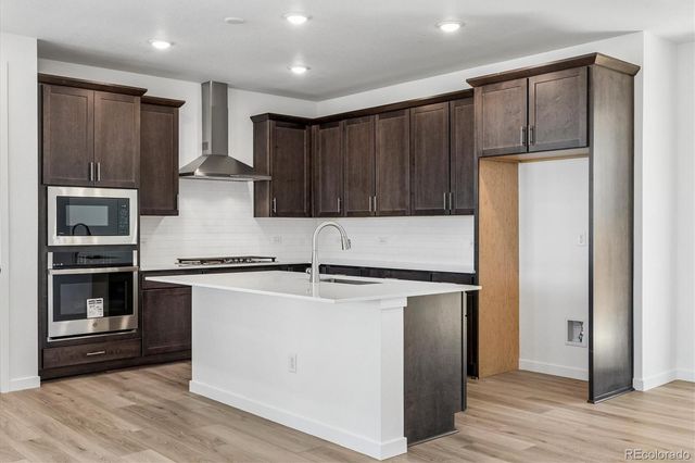 9129 Fowler Peak Court, Englewood, CO 80112