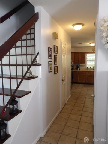 605 TIMBER OAKS Road, Edison, NJ 08820