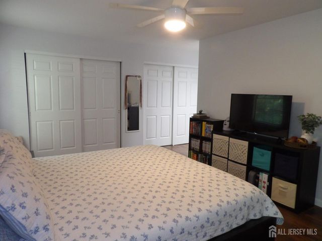 605 TIMBER OAKS Road, Edison, NJ 08820