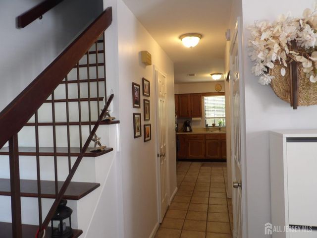 605 TIMBER OAKS Road, Edison, NJ 08820