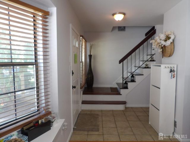 605 TIMBER OAKS Road, Edison, NJ 08820