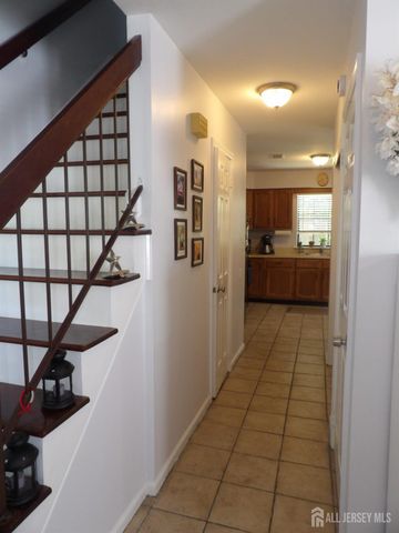 605 TIMBER OAKS Road, Edison, NJ 08820