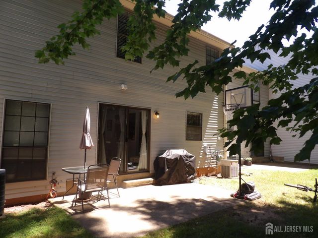 605 TIMBER OAKS Road, Edison, NJ 08820