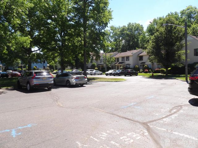 605 TIMBER OAKS Road, Edison, NJ 08820