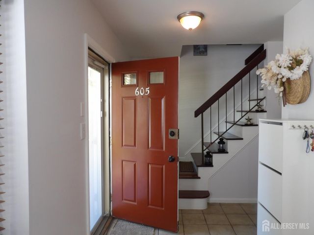 605 TIMBER OAKS Road, Edison, NJ 08820