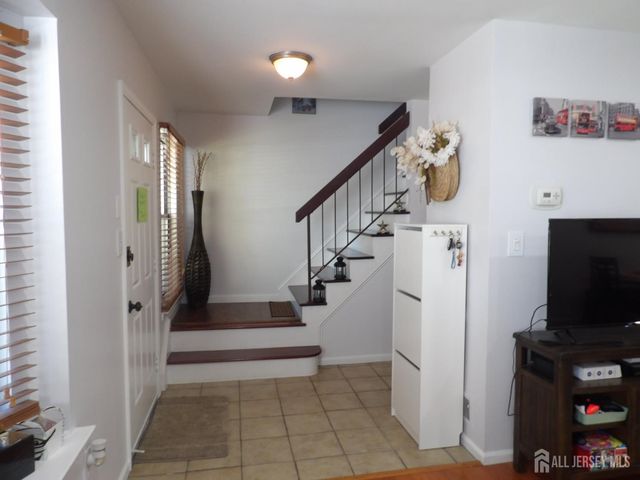 605 TIMBER OAKS Road, Edison, NJ 08820
