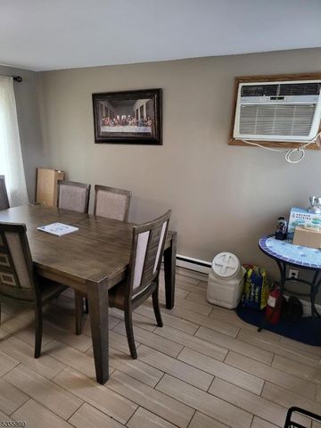 68 Echo Pl, Elmwood Park Boro, NJ 07407