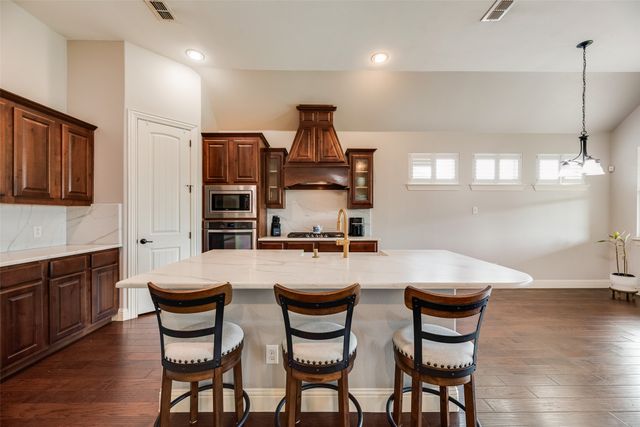 2112 Benjamin Creek Drive, Little Elm, TX 75068