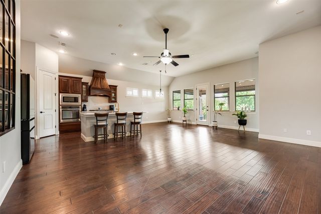 2112 Benjamin Creek Drive, Little Elm, TX 75068