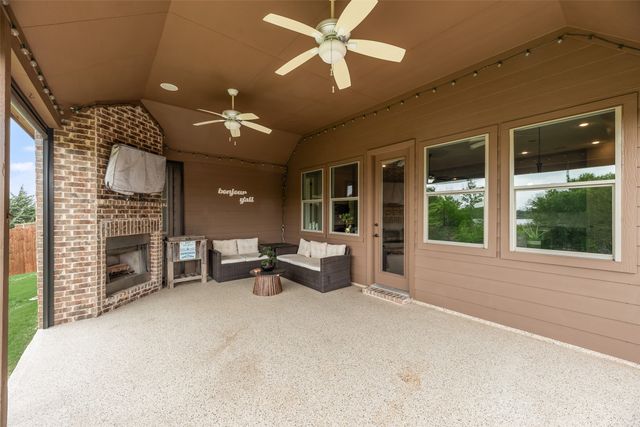 2112 Benjamin Creek Drive, Little Elm, TX 75068