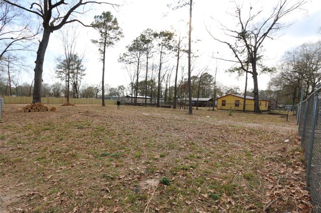 21812 Cherry St, New Caney, TX 77357