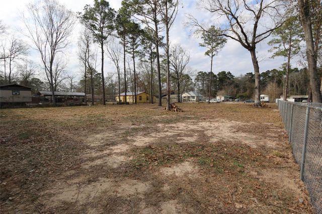 21812 Cherry St, New Caney, TX 77357