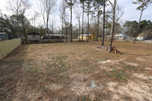 21812 Cherry St, New Caney, TX 77357