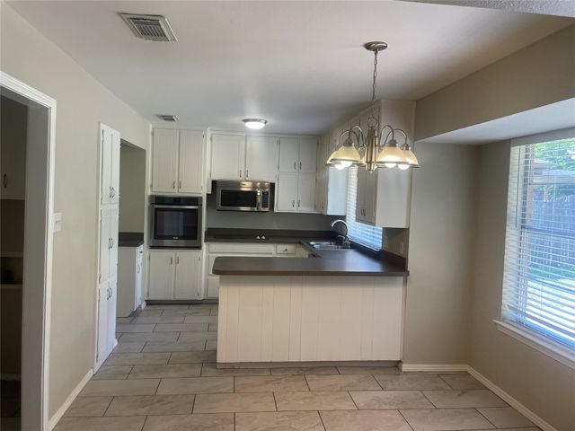 7461 Timberhill Drive, North Richland Hills, TX 76182