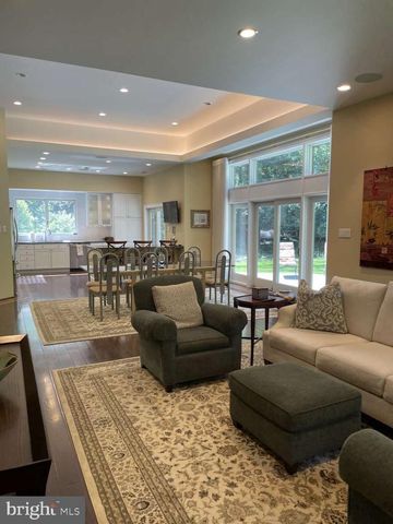 215 OAKWOOD LN, Phoenixville, PA 19460