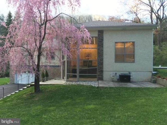 215 OAKWOOD LN, Phoenixville, PA 19460