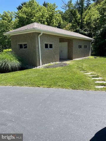 215 OAKWOOD LN, Phoenixville, PA 19460