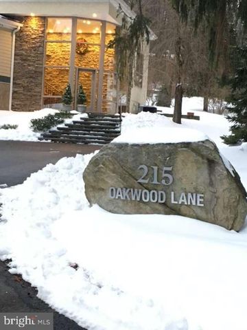 215 OAKWOOD LN, Phoenixville, PA 19460