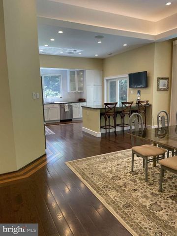 215 OAKWOOD LN, Phoenixville, PA 19460