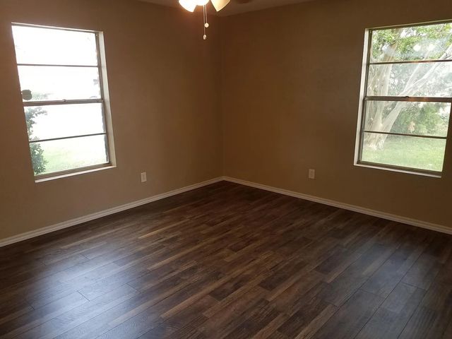 100 Lochness Lane, Benbrook, TX 76126