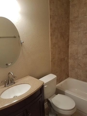 100 Lochness Lane, Benbrook, TX 76126