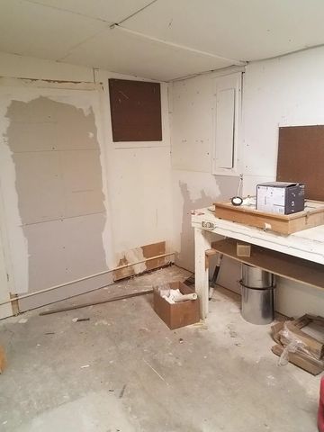 100 Lochness Lane, Benbrook, TX 76126