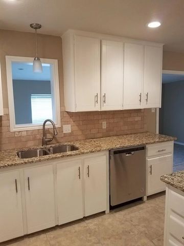 100 Lochness Lane, Benbrook, TX 76126