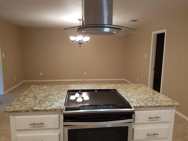 100 Lochness Lane, Benbrook, TX 76126